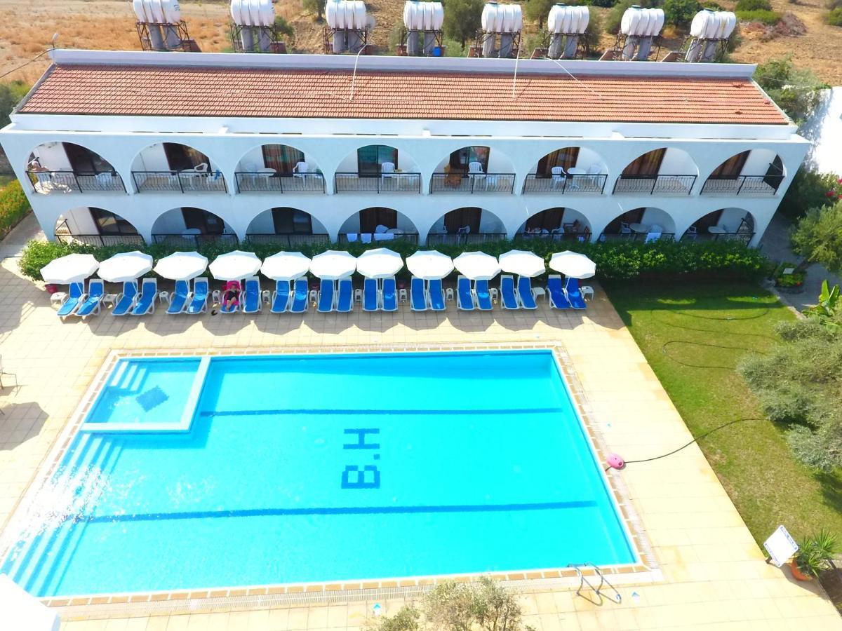 Bare Hill Holiday Apartments Krini Buitenkant foto