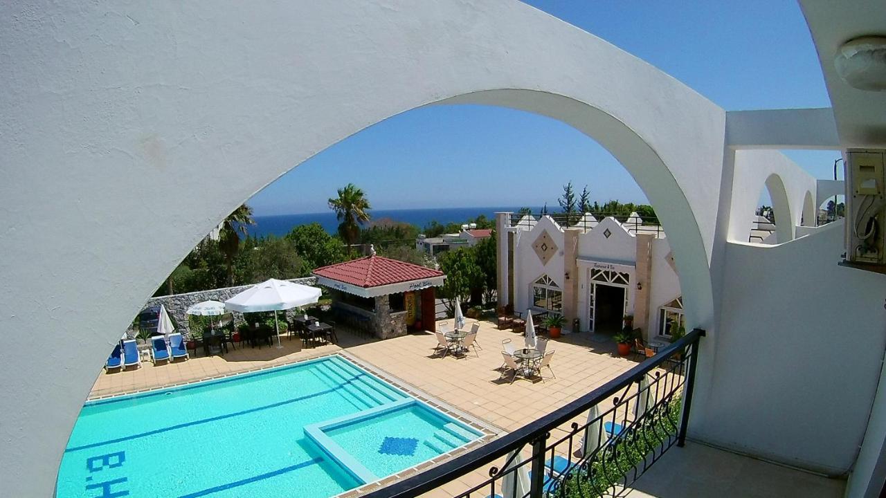 Bare Hill Holiday Apartments Krini Buitenkant foto