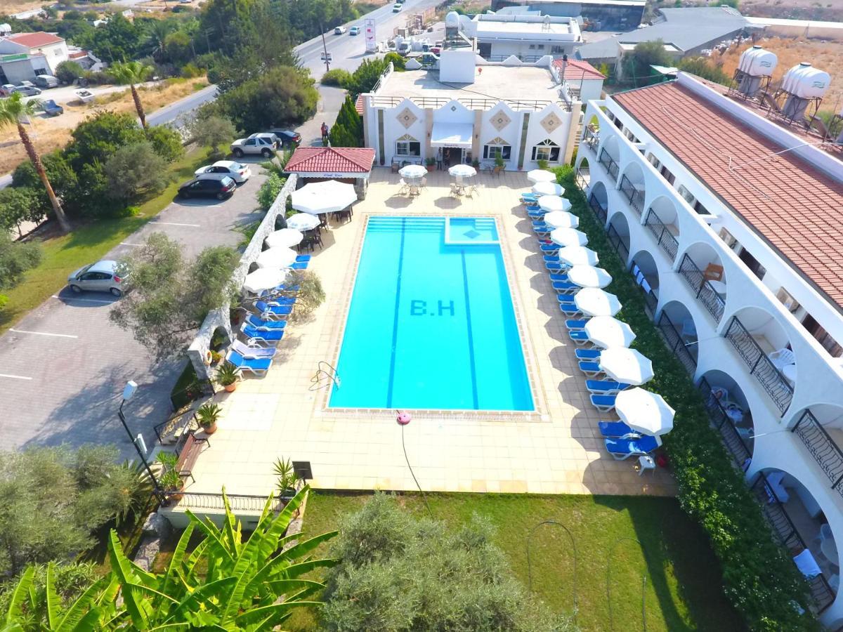 Bare Hill Holiday Apartments Krini Buitenkant foto