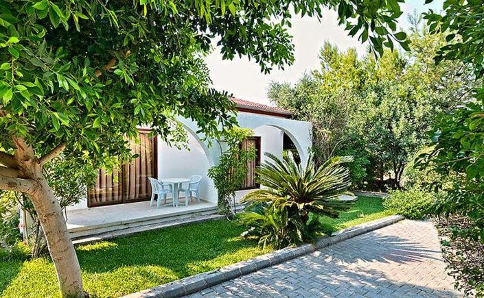 Bare Hill Holiday Apartments Krini Buitenkant foto