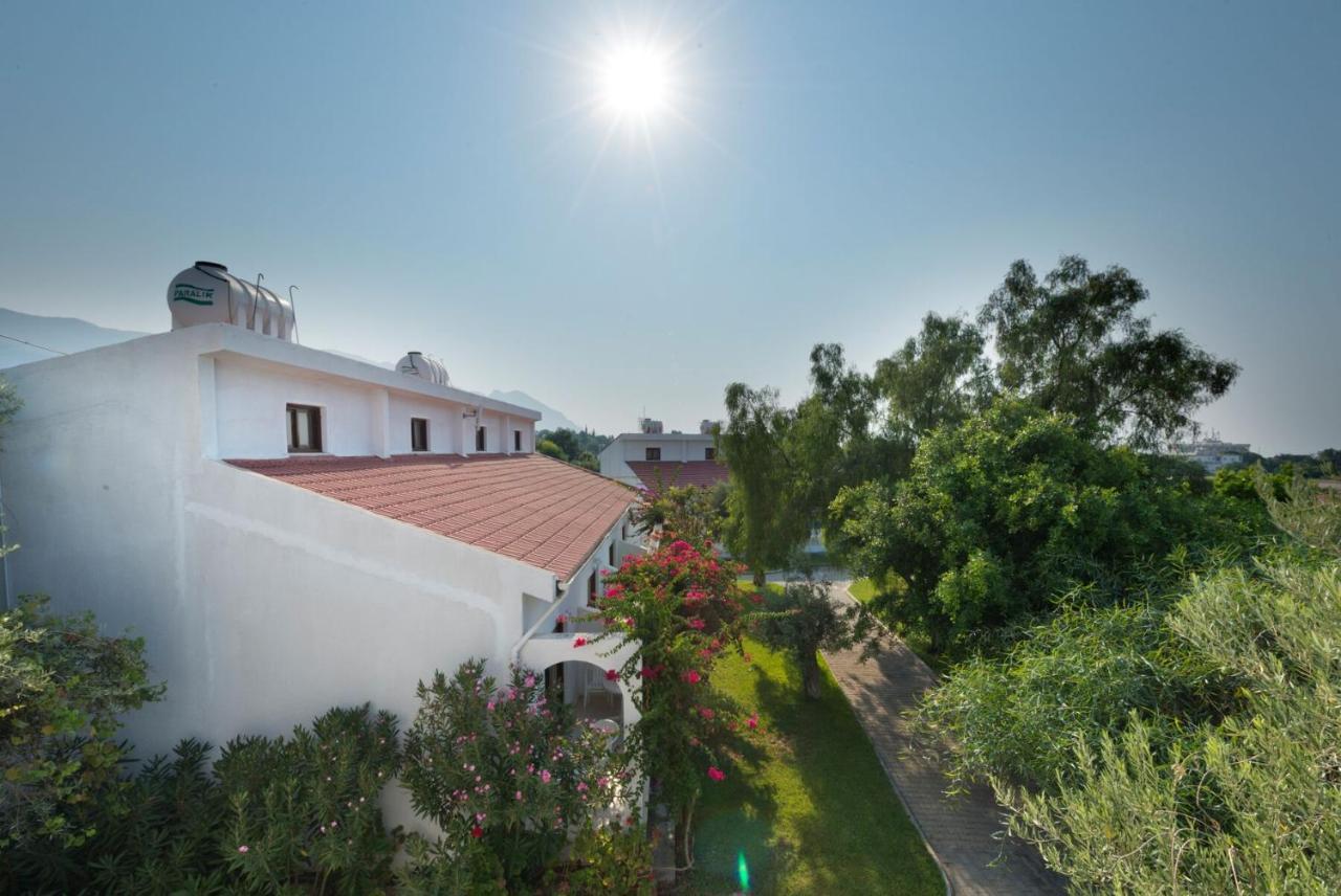 Bare Hill Holiday Apartments Krini Buitenkant foto