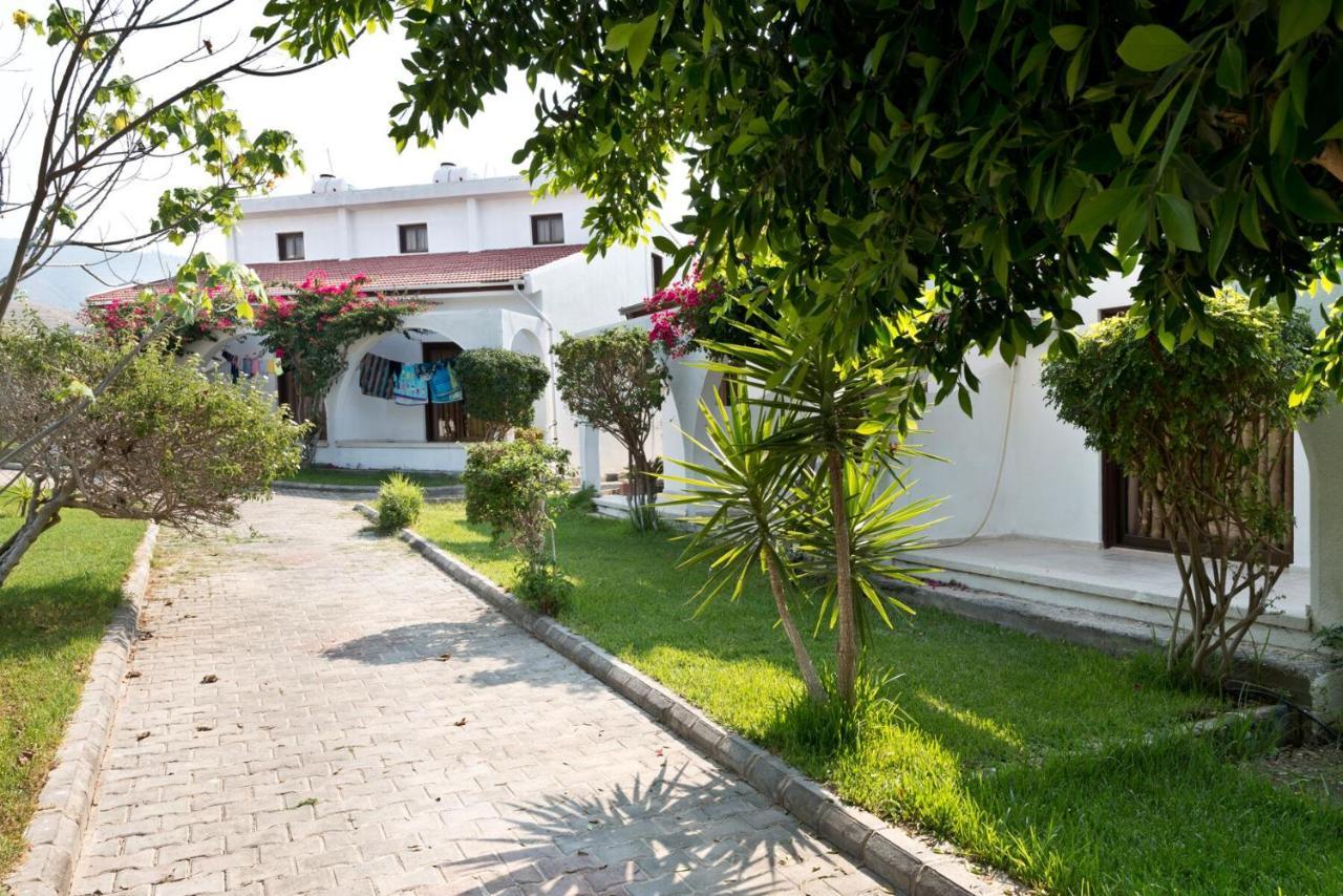 Bare Hill Holiday Apartments Krini Buitenkant foto