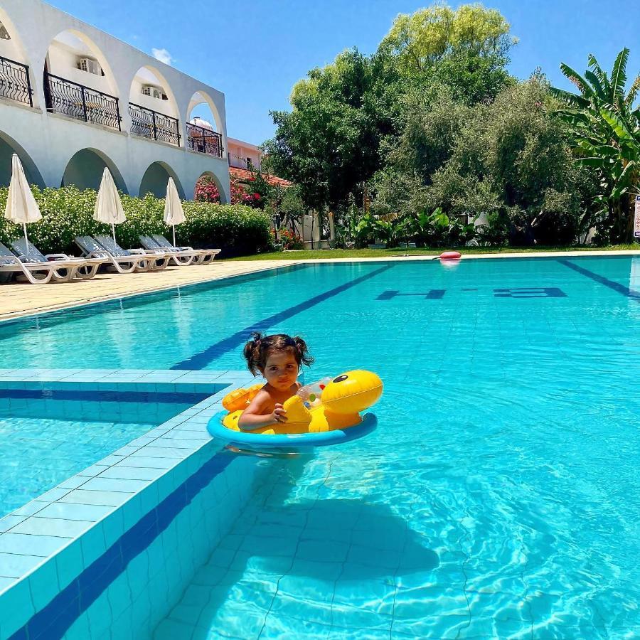 Bare Hill Holiday Apartments Krini Buitenkant foto