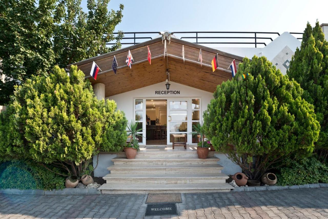Bare Hill Holiday Apartments Krini Buitenkant foto