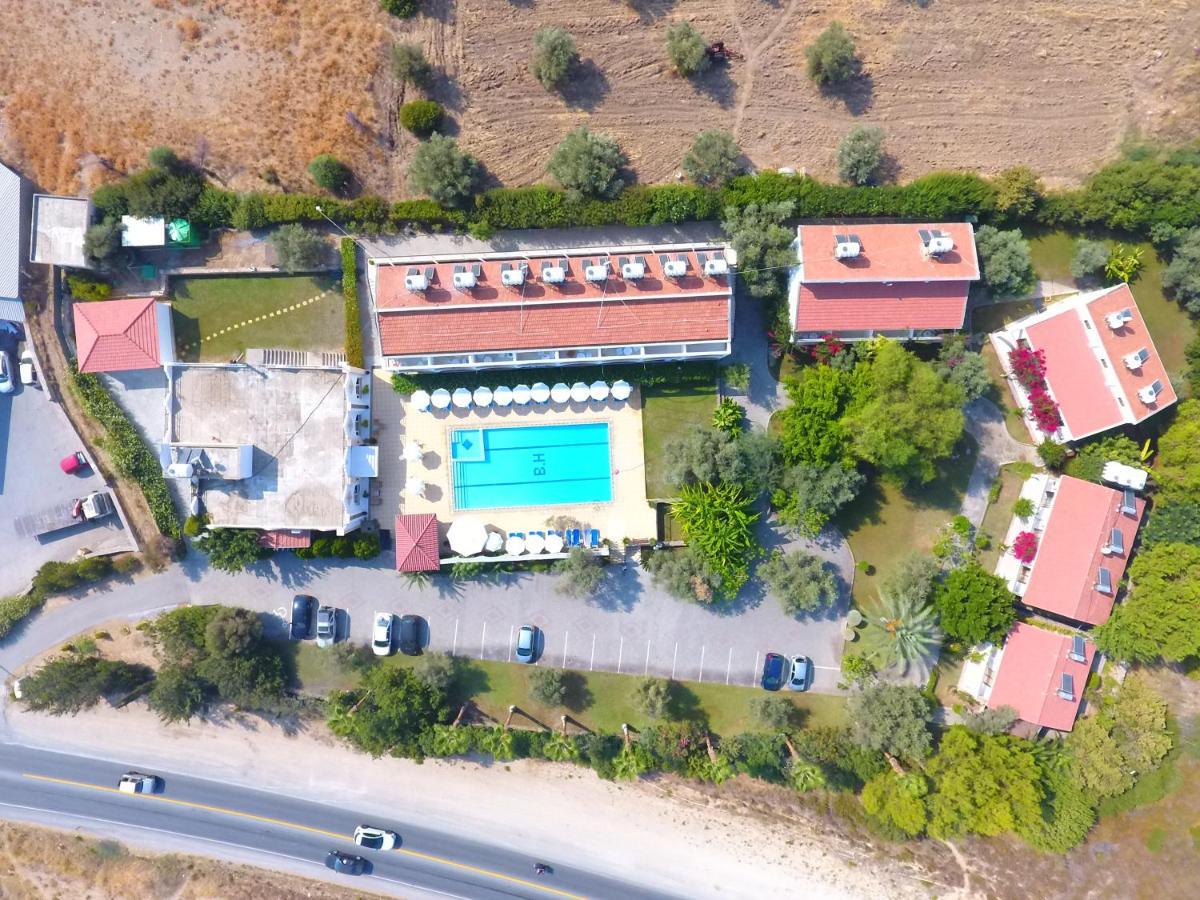 Bare Hill Holiday Apartments Krini Buitenkant foto