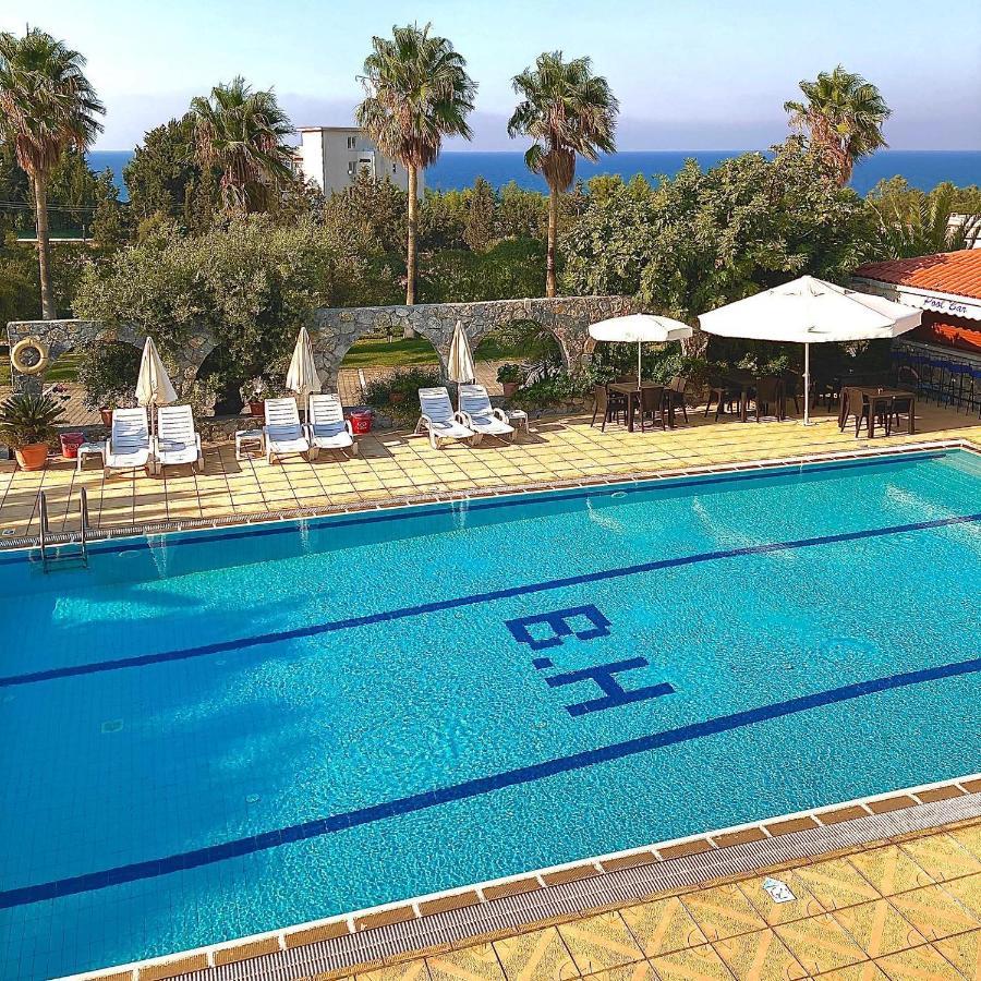 Bare Hill Holiday Apartments Krini Buitenkant foto