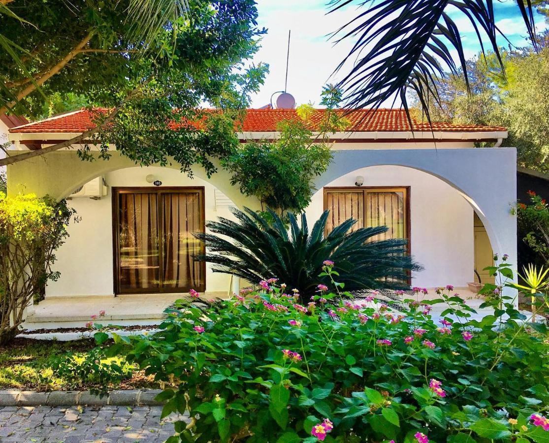 Bare Hill Holiday Apartments Krini Buitenkant foto